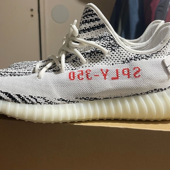 Yeezy V2 350 zebra